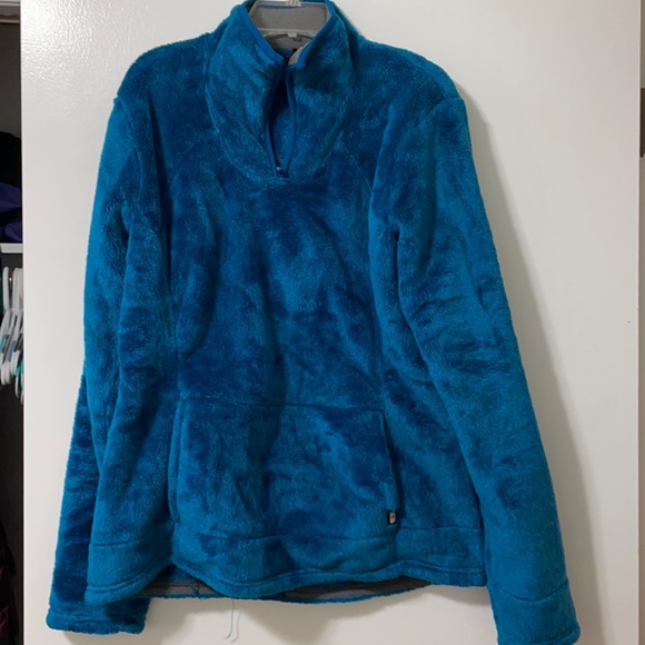 Jackets & Blazers - North Face Osito pullover